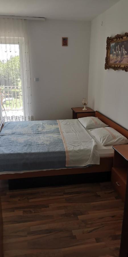 Apartment App-amelijas